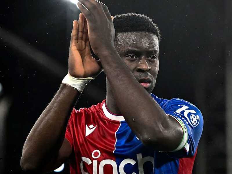 Liverpool Kejar Marc Guehi Januari 2026, Ogah Gratisan di Musim Panas