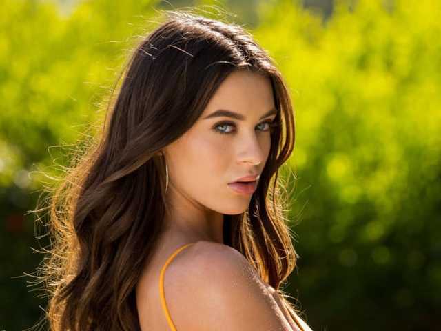 Lana Rhoades: Menyesal, Minta Google Hapus Video Film Dewasa