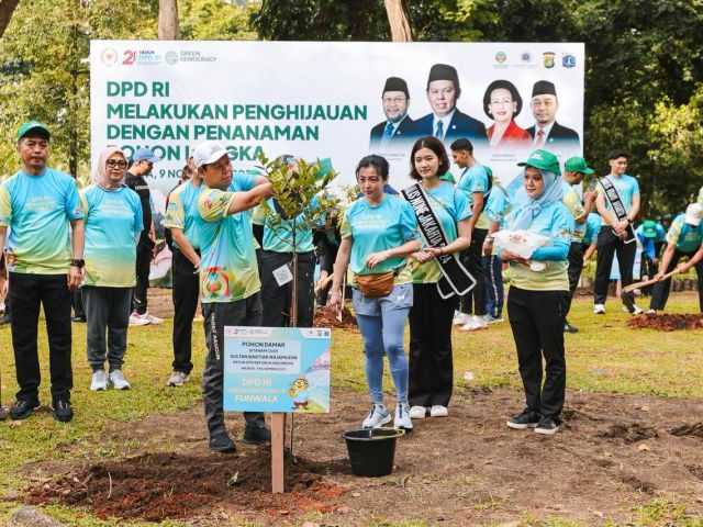 DPD RI Rayakan HUT ke-21: Tanam Pohon Damar, Pecahkan Rekor MURI