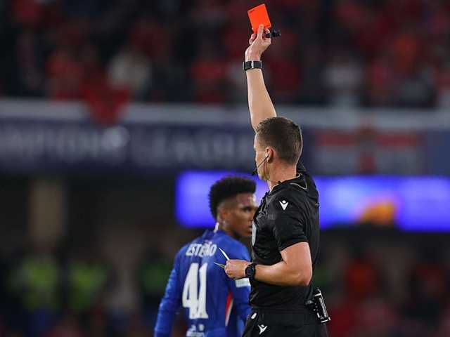 Chelsea dihantam kartu merah lagi, Maresca buka suara soal 'hobi' buruk timnya