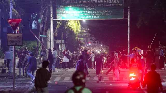Ribuan Demonstran Ditangkap, 55 Orang Jadi Tersangka Usai Demo Ricuh Nasional