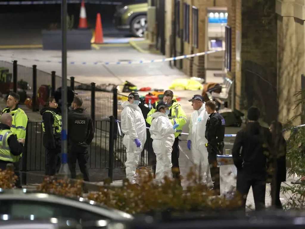 Pelaku Penusukan Kereta Inggris Didakwa 11 Percobaan Pembunuhan