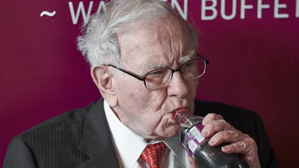 Berkshire Hathaway: Kas Rekor US$381 Miliar, Apa Rencana Buffett?