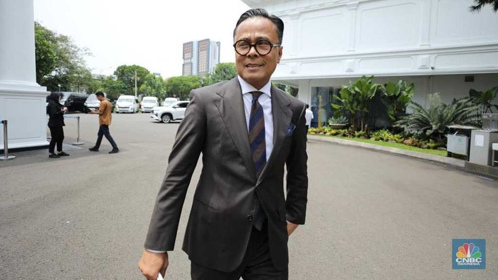 Prabowo tunjuk Dony Oskaria sebagai Plt Menteri BUMN