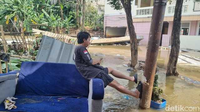 Tanggul Baswedan Jebol, 10 RT Terendam: Warga Inginkan Embung Anies