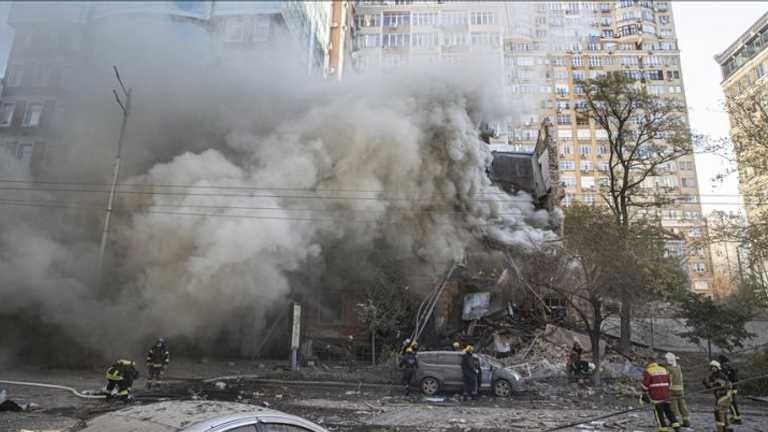 Serangan Drone Terbesar Rusia Hantam Kyiv, Bayi 1 Tahun Tewas