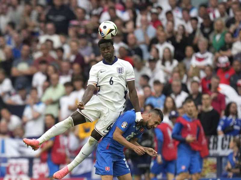 Liverpool hadapi persaingan ketat, Chelsea juga incar Marc Guehi di 2026