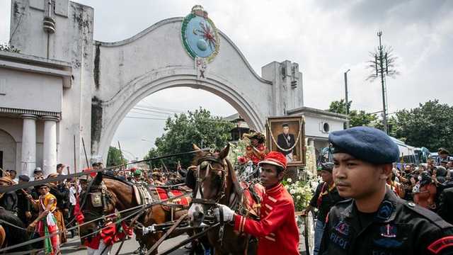 Keraton Surakarta Dijaga Ketat Pasca Wafatnya PB XIII, Menanti Raja Baru