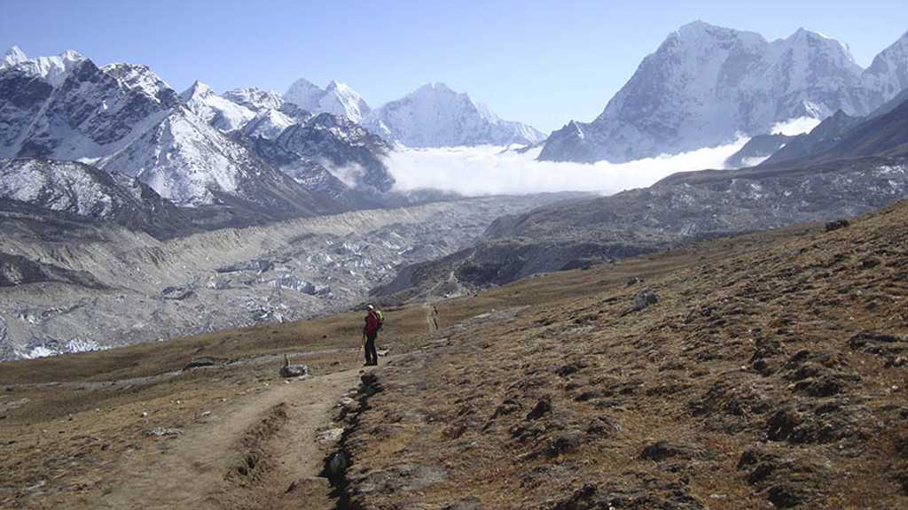 Ratusan Pendaki Terjebak Badai Salju Everest, Berhasil Dievakuasi
