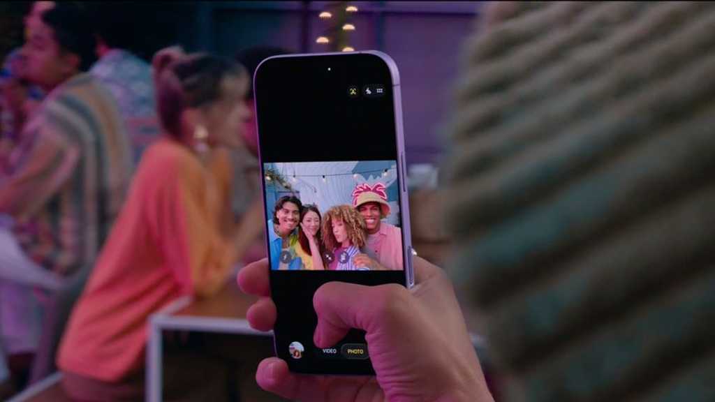 Apple Luncurkan iPhone 17, Kamera Depan Canggih Ubah Cara Selfie
