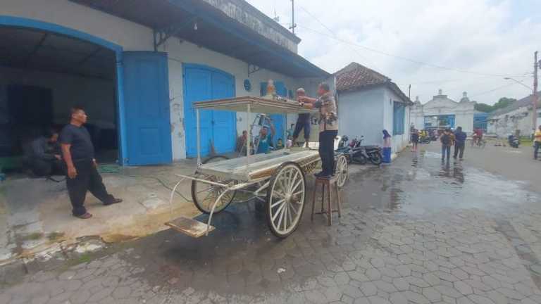 Raja Keraton Solo PB XIII Wafat: Dimakamkan di Imogiri Selasa Kliwon