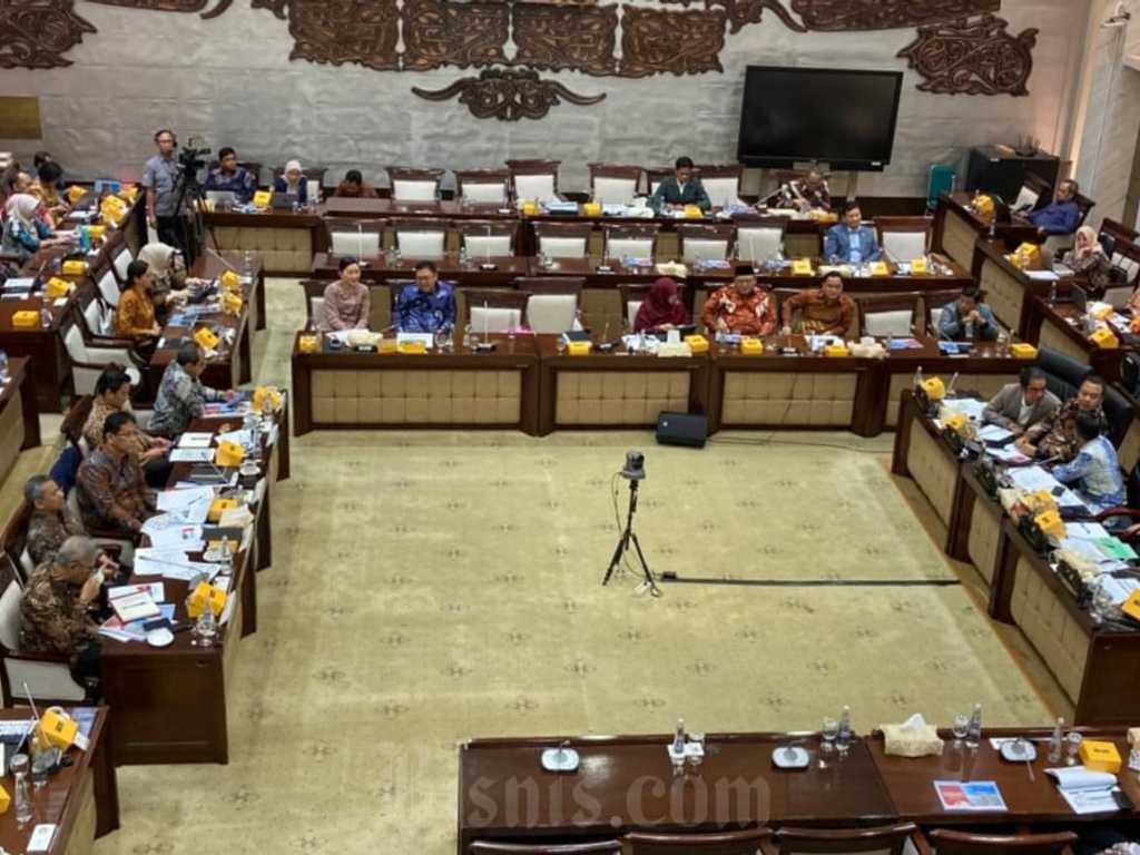 DPR Desak Menkeu Purbaya Jelaskan Target Ekonomi 7% di Tengah APBN Moderat