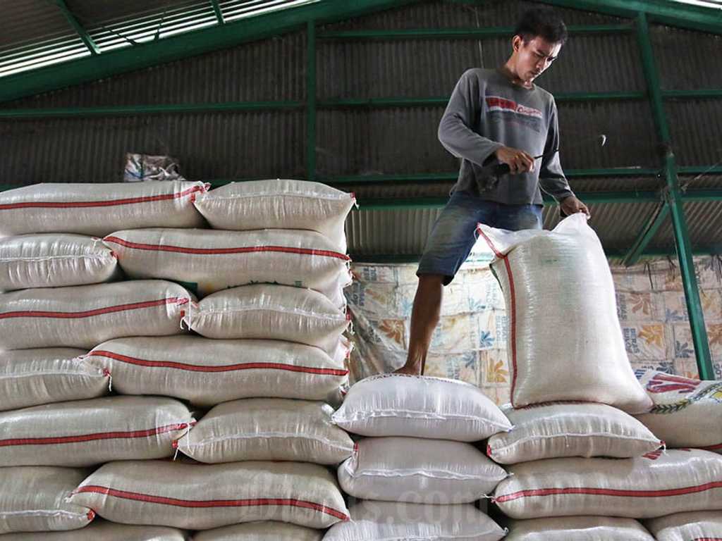 Bulog Targetkan Serap 1 Juta Ton Beras Panen November, Harga Stabil di 214 Wilayah