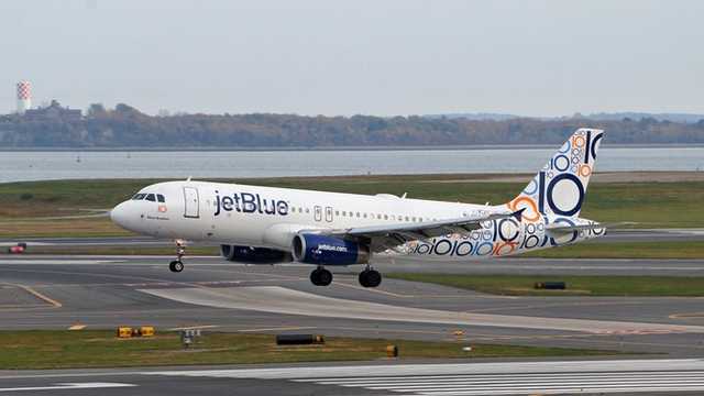 Pesawat JetBlue Mendarat Darurat: Tiga Penumpang Terluka Akibat Penurunan Ketinggian
