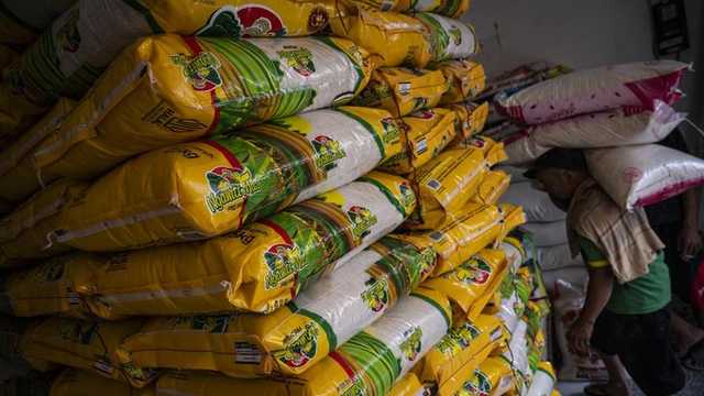 Mentan Amran Curigai Penyimpangan: Harga Beras Naik Saat Stok Bulog 3,9 Juta Ton