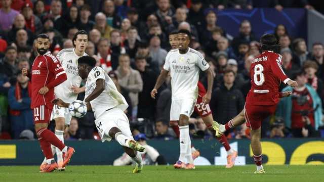 Drama VAR: Penalti Liverpool Dibatalkan, UEFA Beri Penjelasan