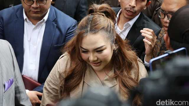 Ridwan Kamil Tolak Damai, Lisa Mariana Kini Tersangka Pencemaran Nama Baik