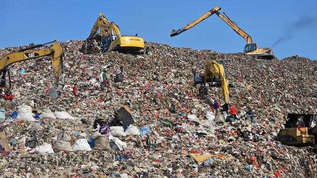 Ancaman Mikroplastik: Menteri LH Desak TPA Jabodetabek Segera Capping Sampah