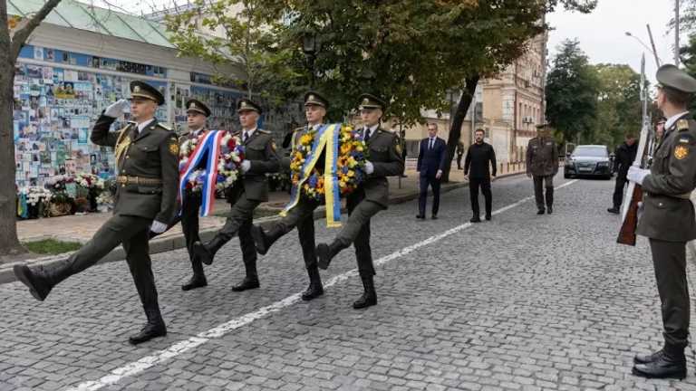 Rusia Gempur Pokrovsk, Ukraina Pertahankan Gerbang Strategis ke Donetsk