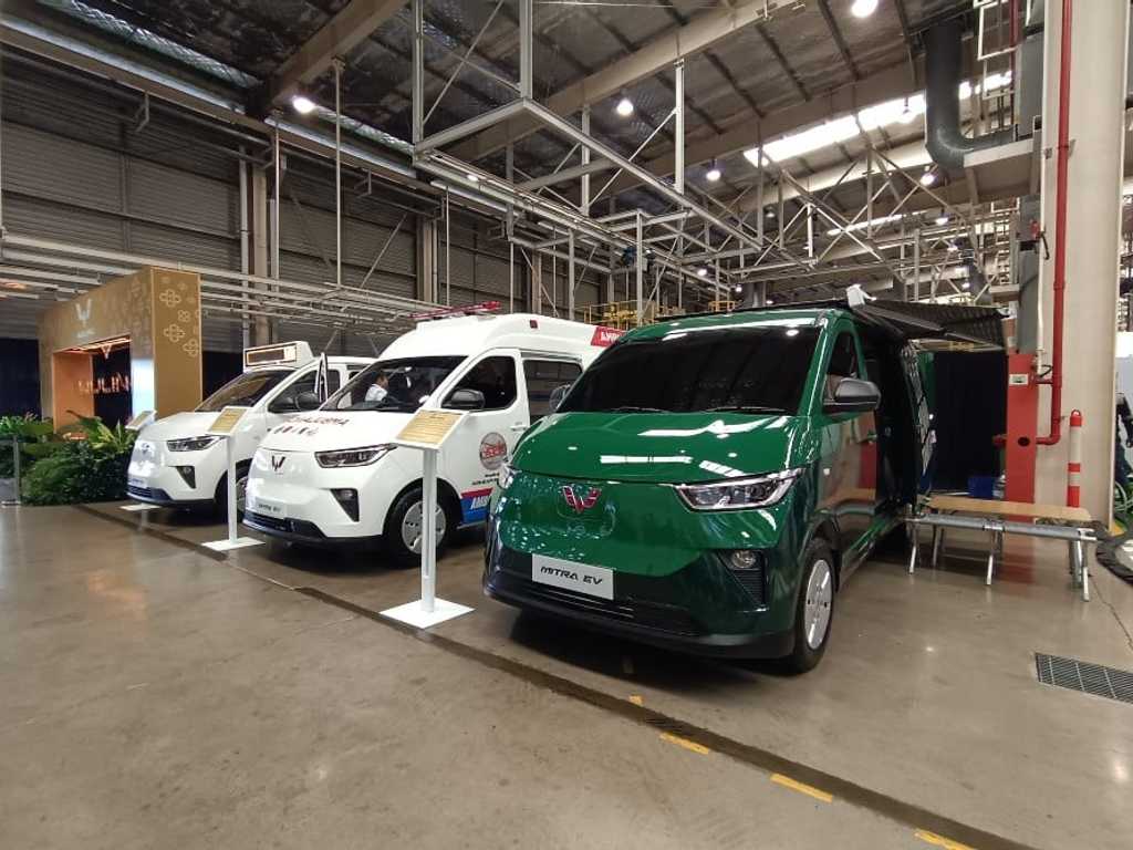 Wuling pasok Mitra EV ke Pos Indonesia, genjot logistik hijau
