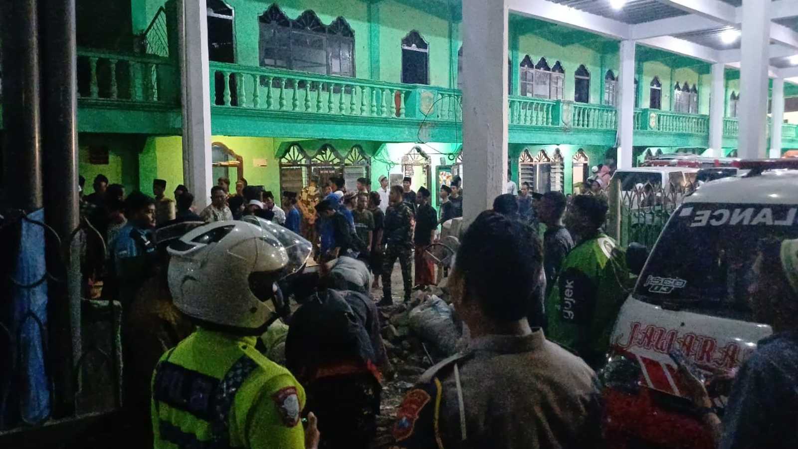 Ponpes Al-Khoziny Roboh di Sidoarjo, 1 Santri Meninggal Dunia