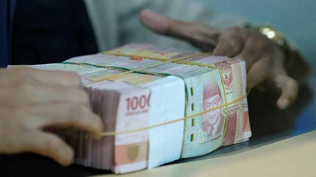 OJK Bongkar Data Mengejutkan: Anak Muda 19-34 Tahun Dominasi Utang Pinjol Rp38,34 Triliun!