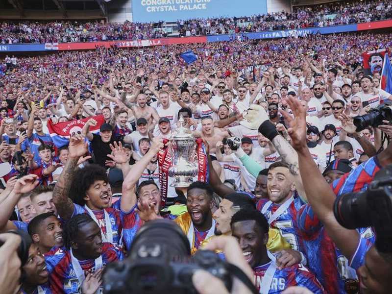 Gol dramatis Nketiah, Crystal Palace hentikan rekor sempurna Liverpool