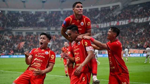 Maxwell Hattrick, Persija Jakarta Pesta Gol ke Gawang PSBS Biak