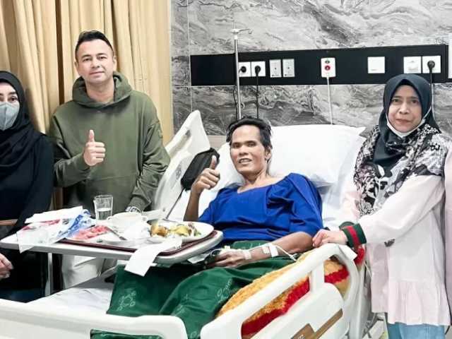 Jelang Operasi, Fahmi Bo Tersenyum Lebar Ditemani Raffi Ahmad