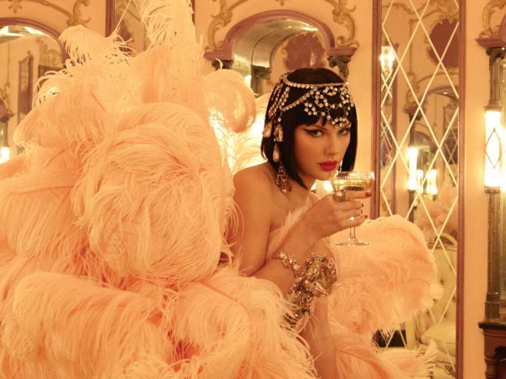 Taylor Swift Puncaki Box Office Lagi, "Showgirl" Raup $46 Juta Global