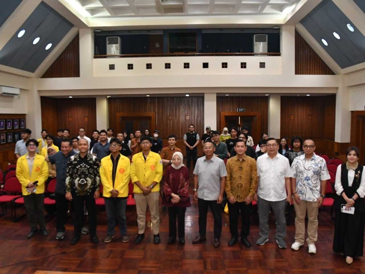 DPR Soroti Regulasi Media Baru: Negara Rugi, Konten Tak Terjamin