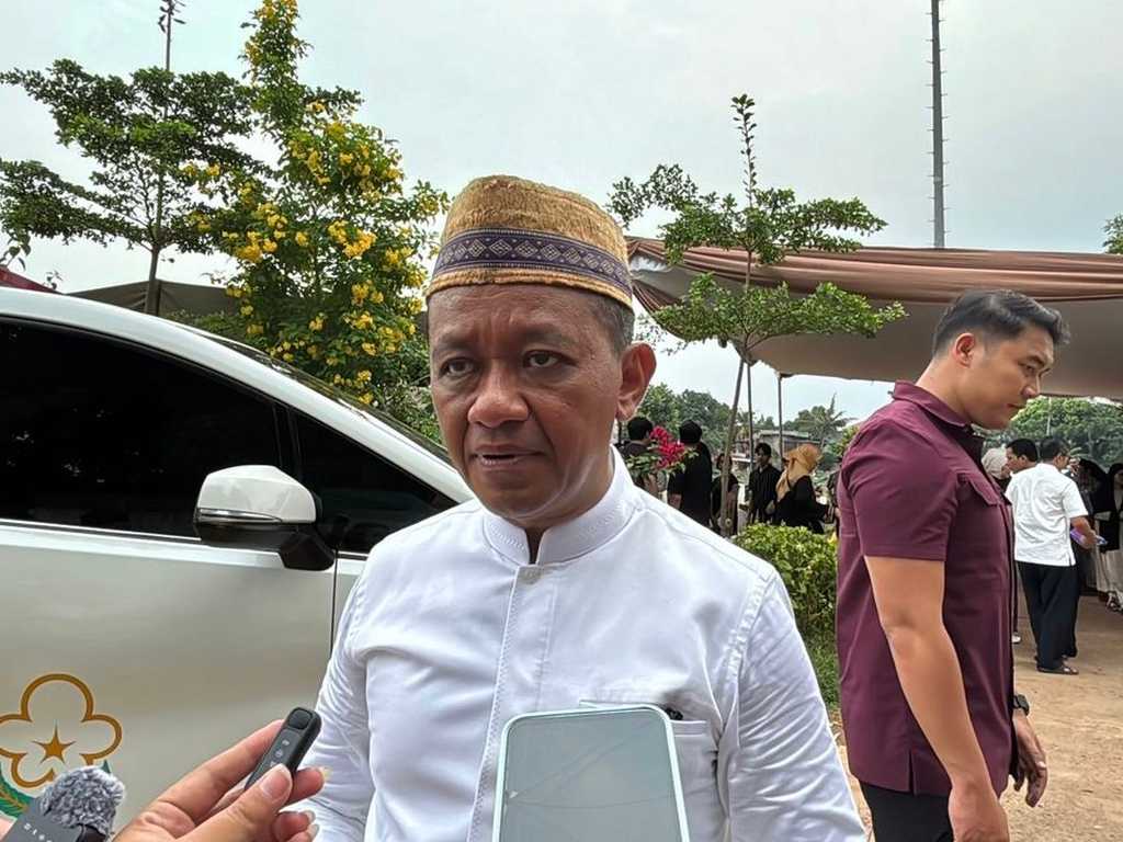 Bahlil Lahadalia Terkejut: Mantan Stafsus Jokowi Arif Budimanta Meninggal, 'Putra Terbaik Bangsa'