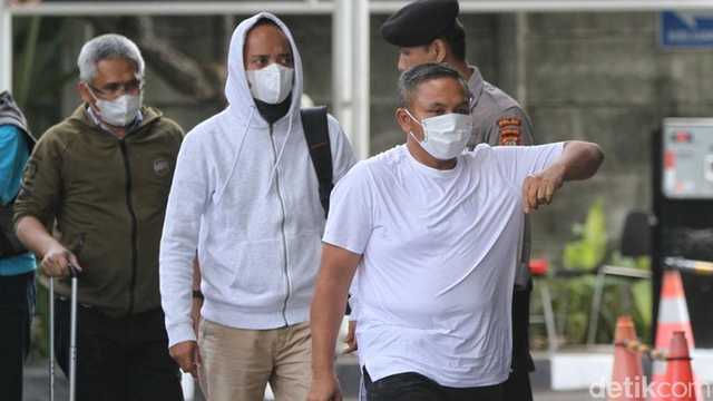 Gubernur Riau Abdul Wahid: KPK Umumkan Status Tersangka, Sita Rp1,6 M