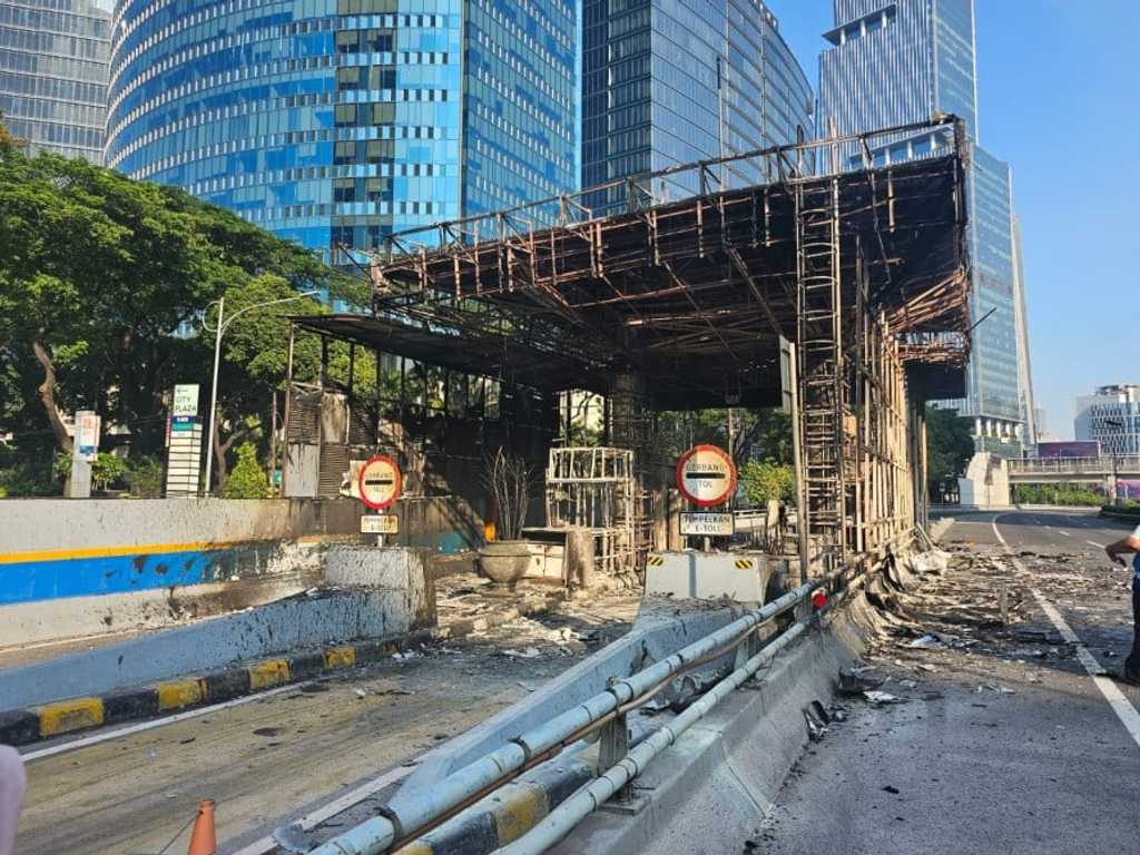 Jasa Marga Buka Kembali Tol Dalam Kota Hari Ini, Waspada Usai 7 Gerbang Dibakar
