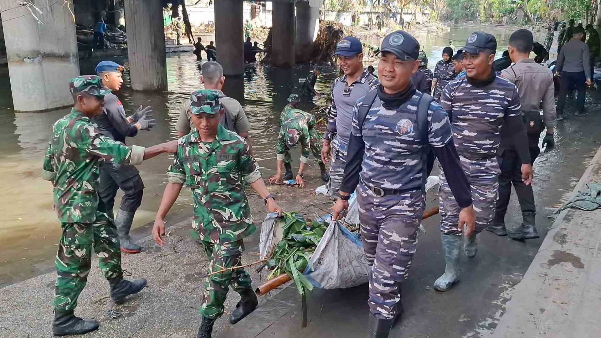 Hari ke-4 pasca banjir, TNI AL terus cari korban hilang di Bali
