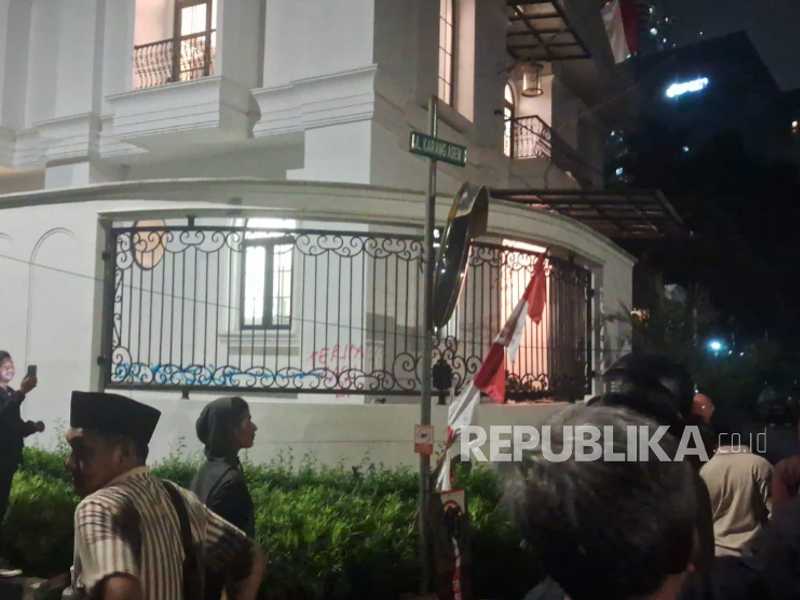 Giliran Rumah Eko Patrio Dijarah Massa, Kucing Ikut Diangkut