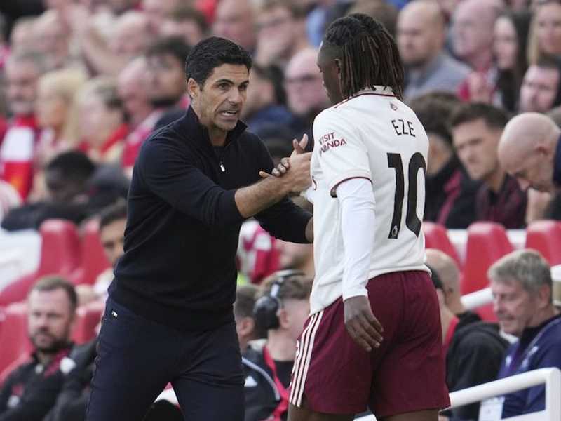Arteta Dituduh Jadikan Eze Kambing Hitam Usai Arsenal Kalah dari Liverpool