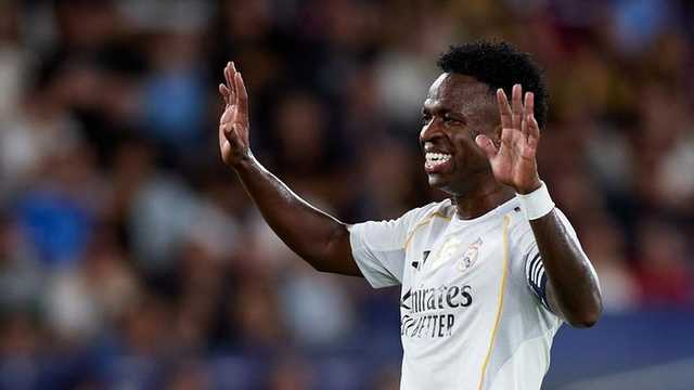 Vinicius Junior Ngamuk Diganti, Eks Pemain Madrid: Kendalikan Emosi!