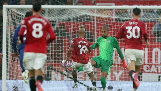 Maresca: Lebih baik biarkan Mbeumo cetak gol daripada kartu merah Sanchez
