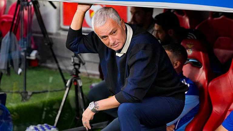 Jose Mourinho kembali ke Benfica setelah 25 tahun