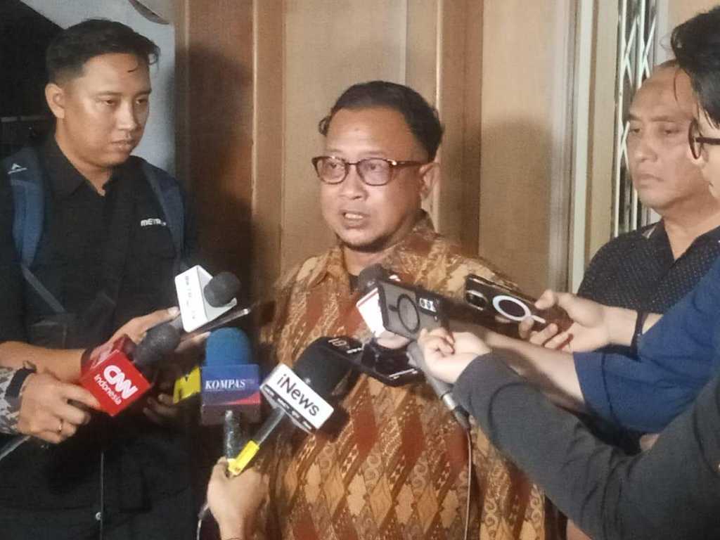Kompolnas: Reformasi Polri Tak Cukup, Elite & Masyarakat Wajib Berbenah Pasca Demo Represif
