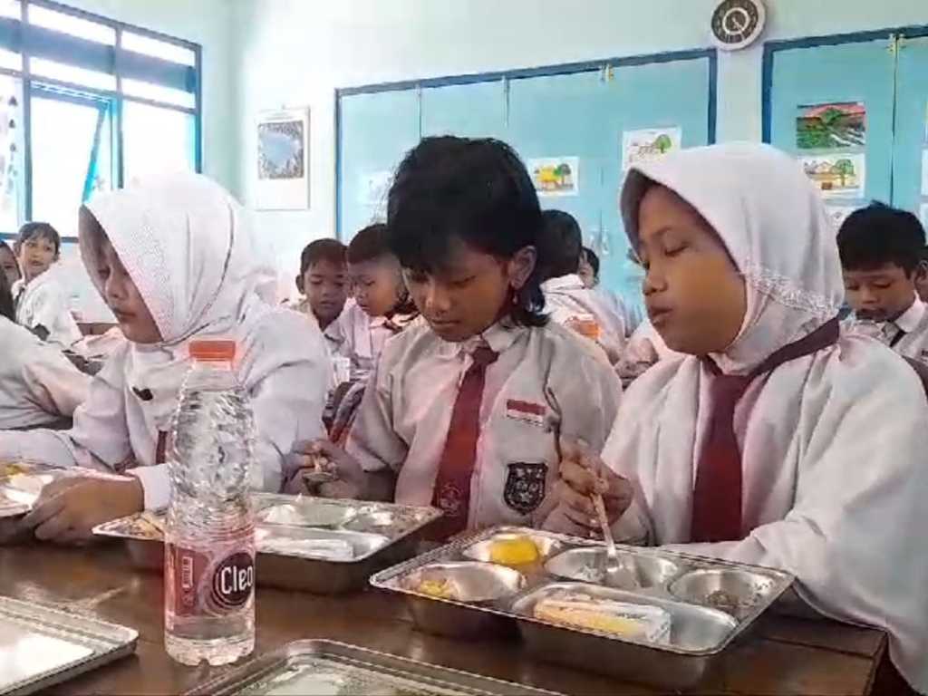 Anggaran Makan Bergizi Gratis Sedot Rp360 T, Ancam Dana Pendidikan