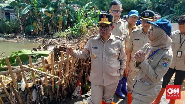 Pramono Anung Perintahkan Perbaikan Tanggul Baswedan Jatipadang Usai Roboh