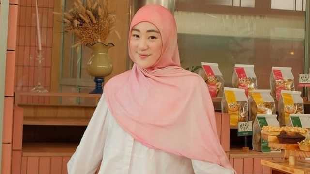 Larissa Chou bantah gosip rumah tangga bermasalah, tapi repost sindir nafkah