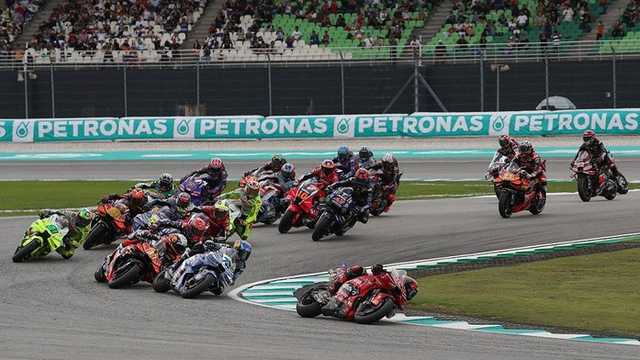 Bagnaia Juara Sprint MotoGP Malaysia, Alex Marquez Kunci Runner-up