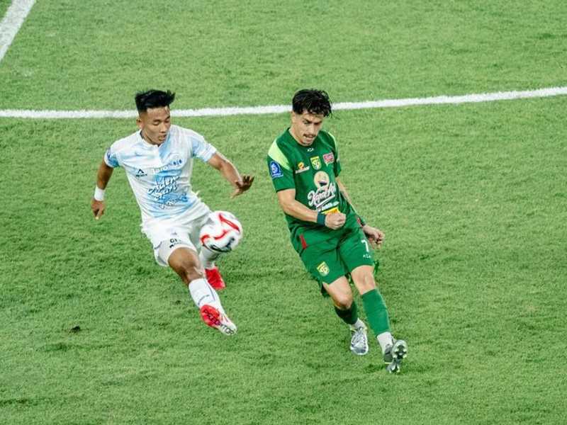 Resmi Ditunda! Laga Klasik PSM vs Persebaya Batal Digelar Akibat Keamanan