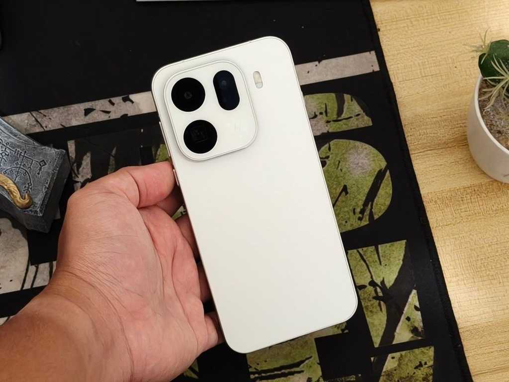 Oppo Find X9 Pro: Desain Kamera Baru, Lebih Nyaman Digenggam?