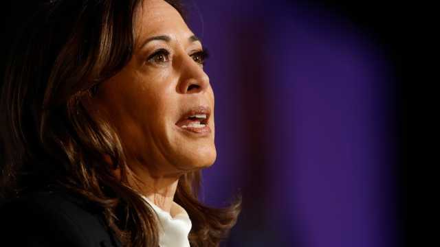Kamala Harris puji kembalinya Jimmy Kimmel, kritik korporasi yang 'tunduk' pada Trump
