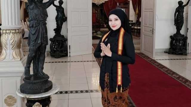 Dokter Estetik Ayu Widyaningrum Raih Gelar Bangsawan dari Keraton Solo
