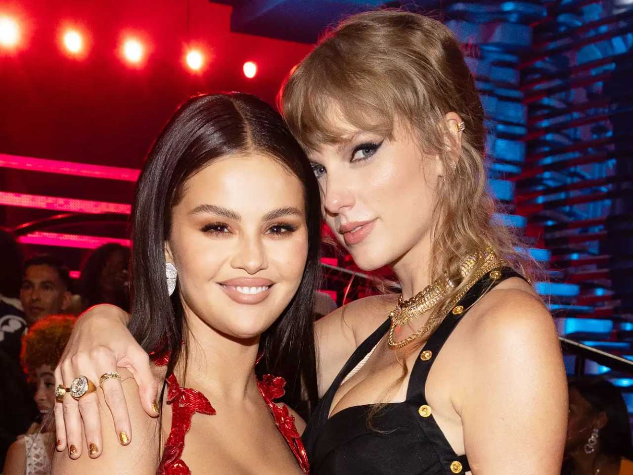 Momen Manis Taylor Swift di Pernikahan Selena Gomez dan Benny Blanco